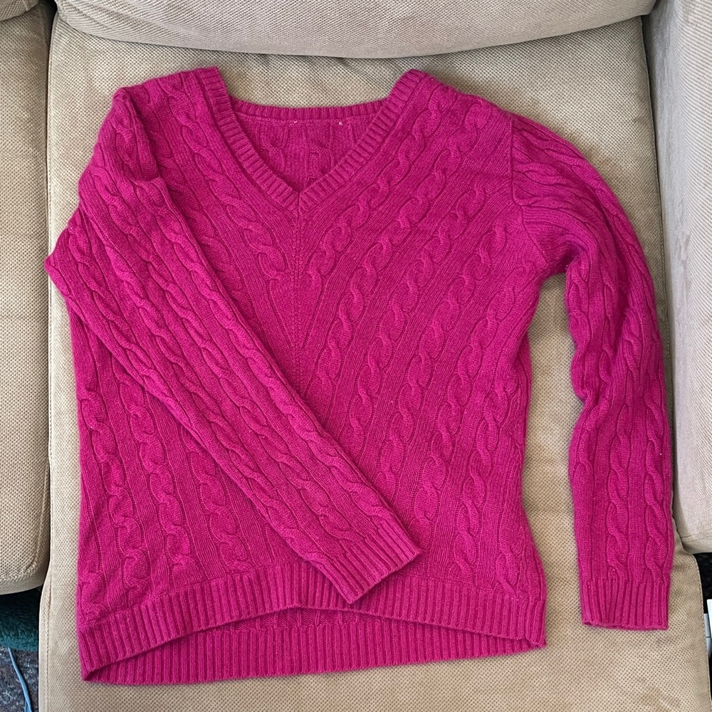 100% Cashmere Cable Knit Fuchsia Pink V Neck Sweater